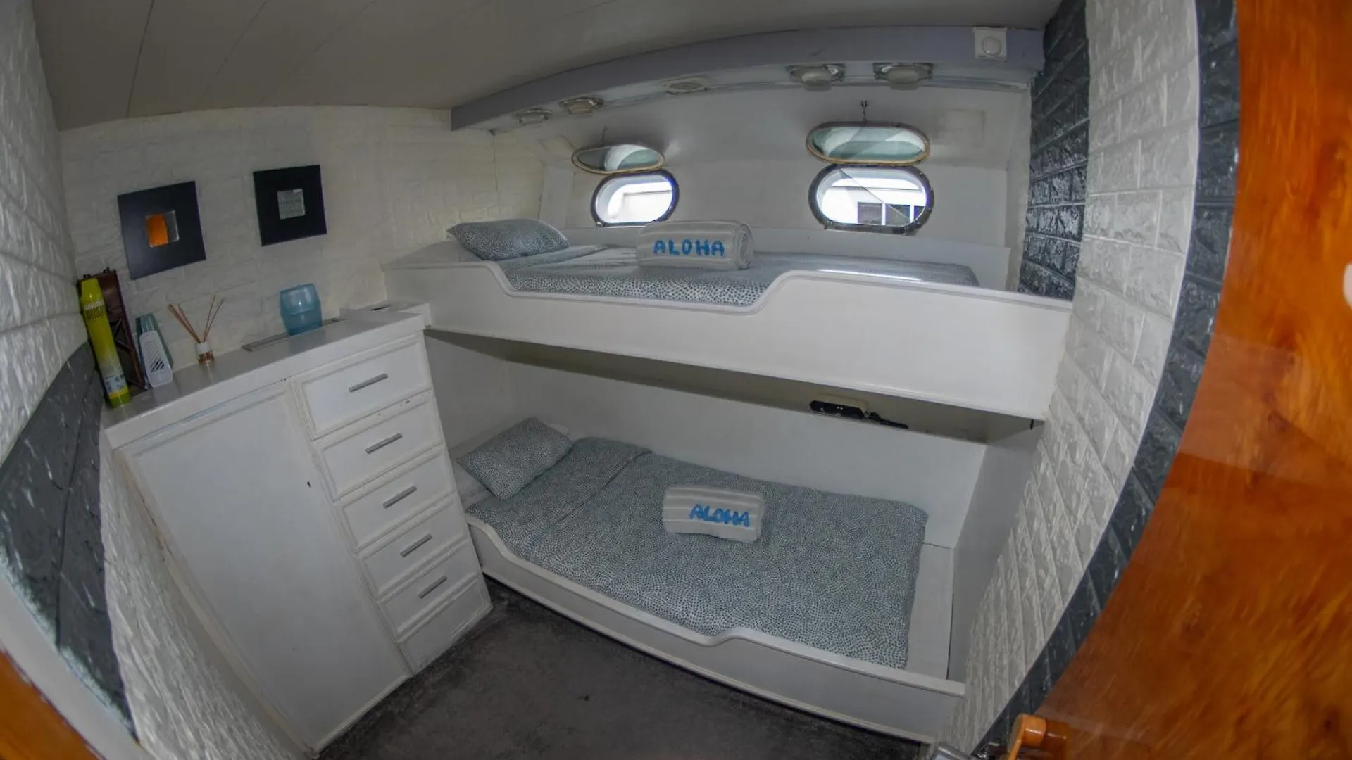 Aloha Boat Hotel Barcelona Spain