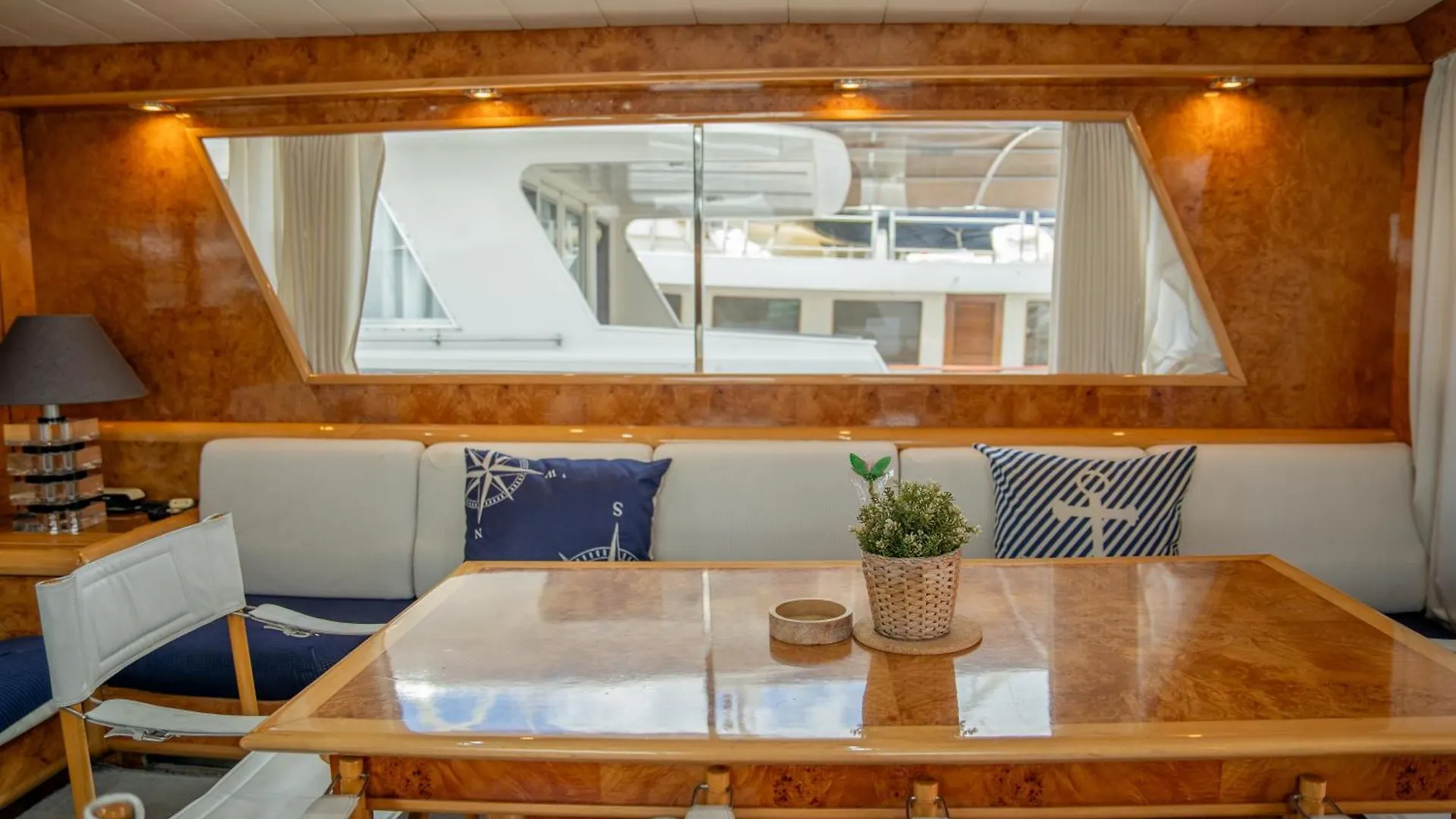 Bateau-hôtel Hotel Aloha Boat à Barcelone Espagne